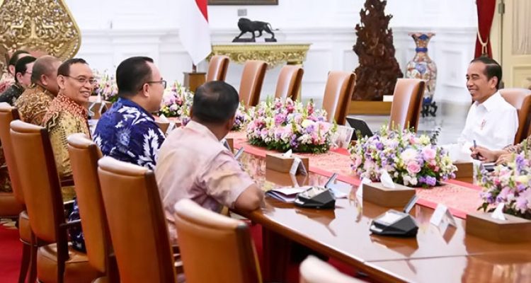 Terima Pengurus Forum Rektor Indonesia, Jokowi Bahas Tantangan Indonesia Emas 2045